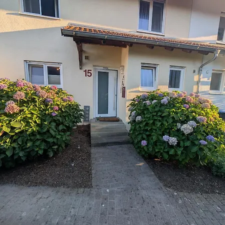 Schoenes Und Badezimmer In Einfamilienhaus * Тетнанг